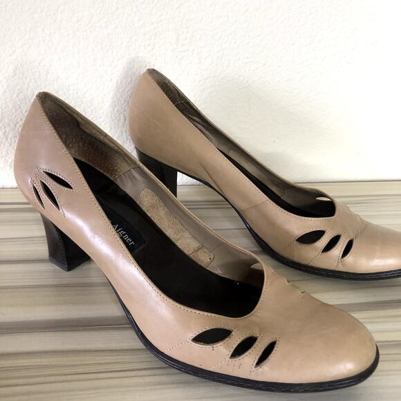 Etienne Aigner Tan Leather Cutout Pumps size 9.5 - Picture 1 of 6